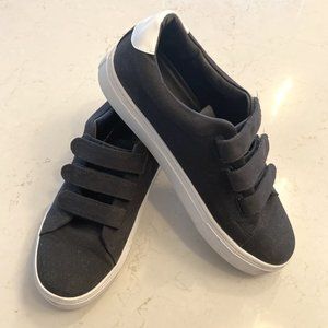 Saturday’s New York City Men Sneakers